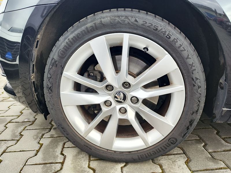 Škoda Octavia 1.8 TSI/132kW Style Plus ČR - fotka 30 z 30