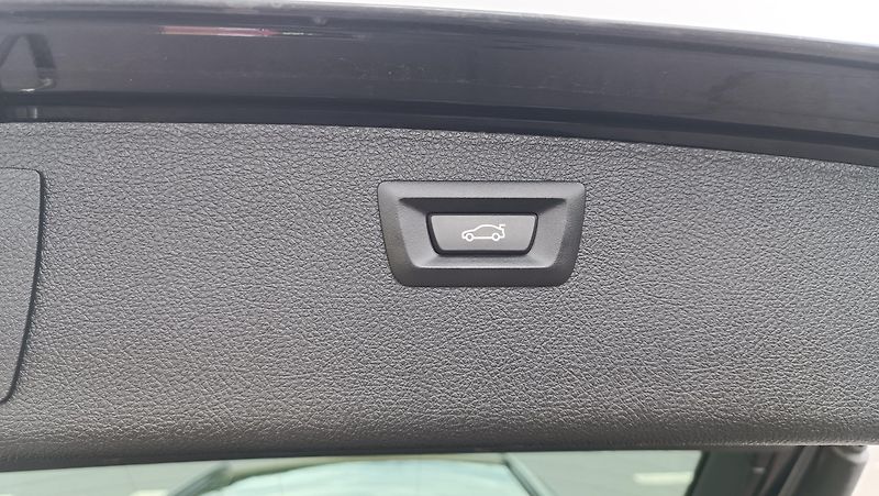 BMW Řada 3 320d MPaket 2,0D B47 Automat - fotka 22 z 36