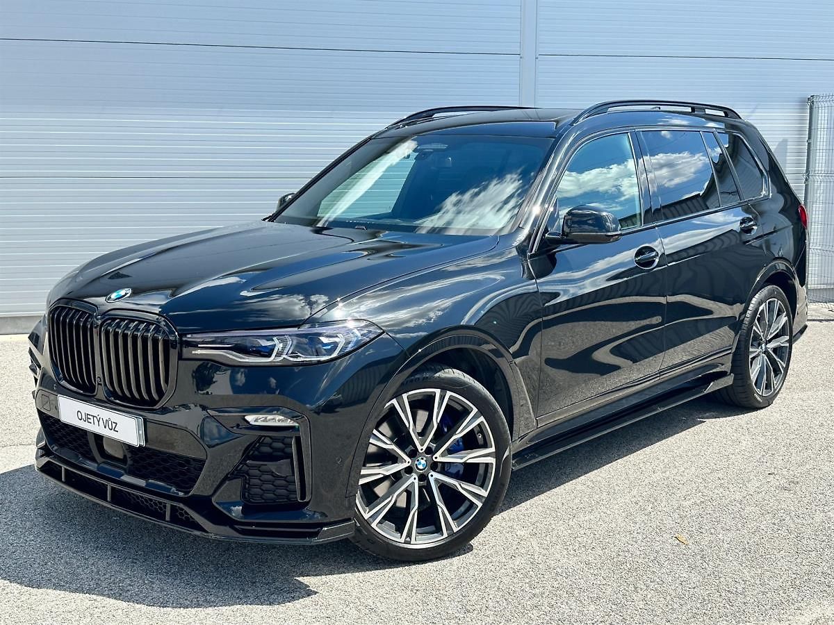 BMW X7 M50i