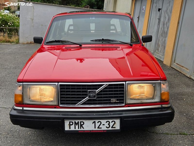 Volvo 240 (1979) 2.4 D6 Top Karoserie a lak - fotka 16 z 31
