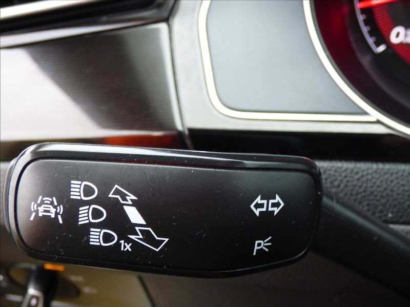 Volkswagen Arteon 2,0 TSI DSG,Navi,Kessy  Elegan - fotka 14 z 51