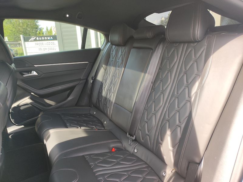 Peugeot 508 (2018) GT Line 2.0 BlueHDi EAT8 - fotka 11 z 17