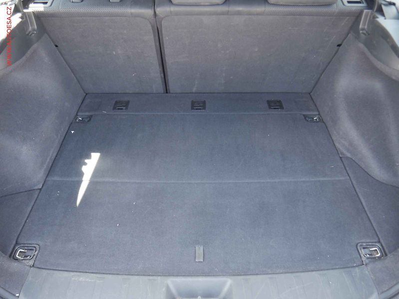 Hyundai i30 (2010) 1.6 16V, ČR, AC, STK1/28 - fotka 7 z 16
