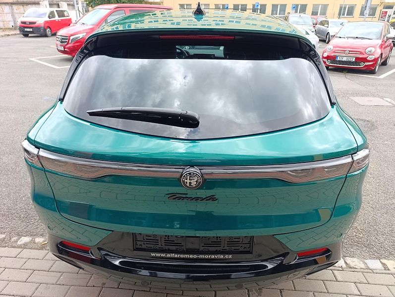 Alfa Romeo Tonale (2026) Veloce 1,5 Turbo Ibrida 175k - fotka 8 z 23