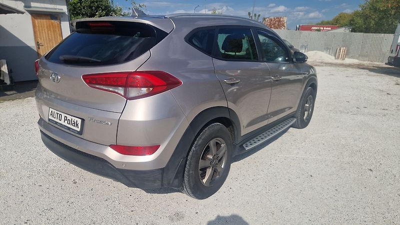 Hyundai Tucson 1,7 CRdi 16V - fotka 6 z 11