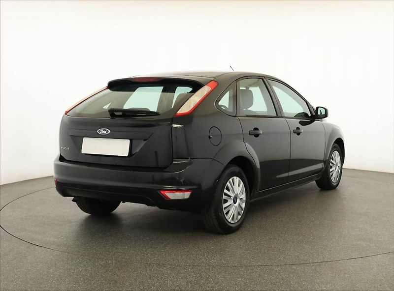 Ford Focus (2010) 1.6 16V, nová STK - fotka 5 z 11