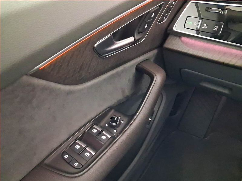 Audi Q8 (2019) 50 TDI - fotka 19 z 21
