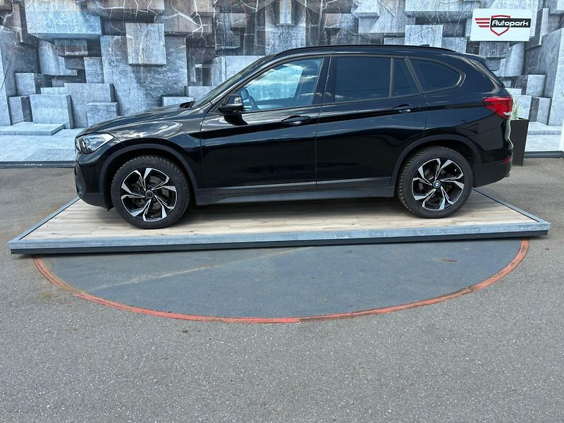 BMW X1 (2019) xDrive 25i, 170KW - fotka 4 z 26