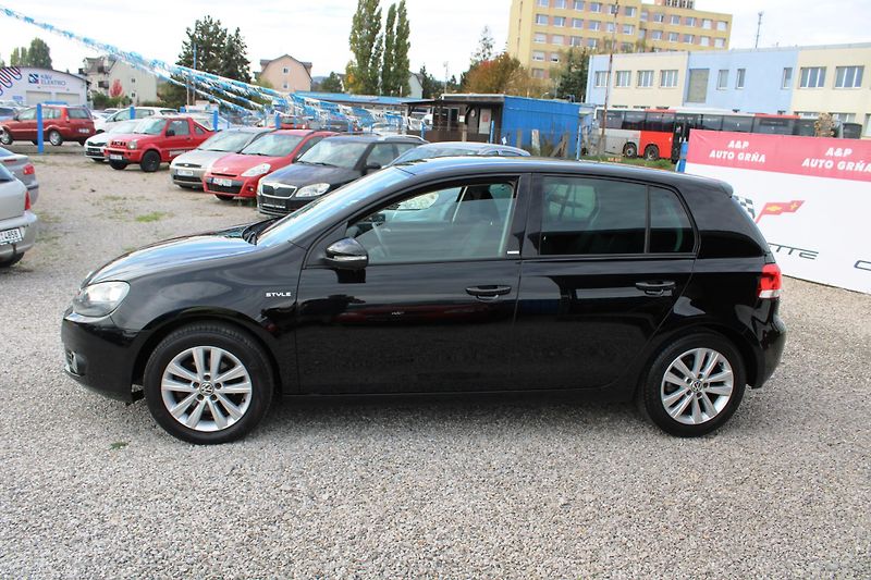 Volkswagen Golf (2012) 1,2TSI STYLE KLIMA TEMPOMAT AL - fotka 4 z 23