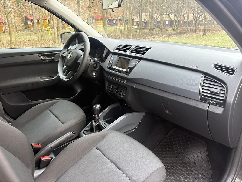 Škoda Fabia (2017) 1.0 TSi 70 kW, klima - fotka 9 z 20