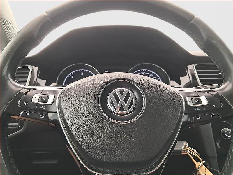Volkswagen Golf (2013) 1.6 TDI, Tempomat - fotka 16 z 18