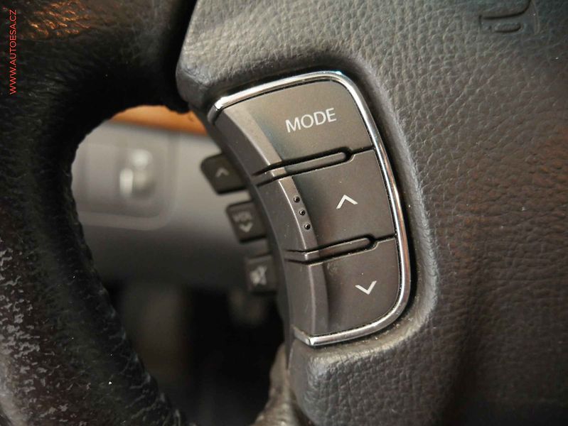 Hyundai Sonata (2010) 2.0 CRDi, ČR, AC, TZ, tempo - fotka 12 z 16