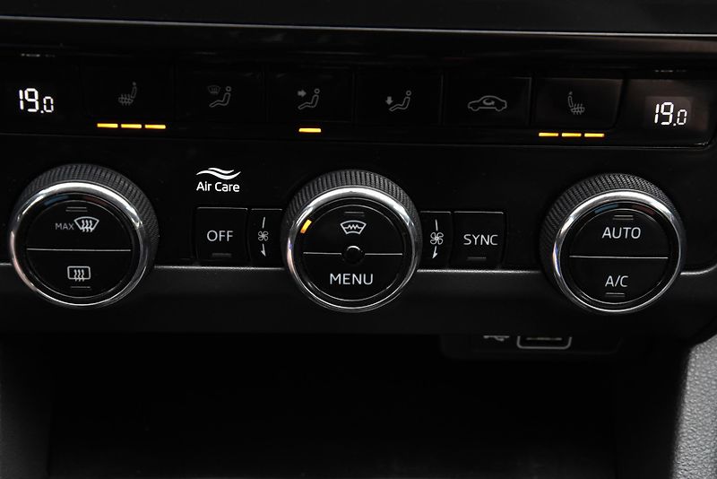 Škoda Octavia 1.4 TSi G-TEC STYLE, NAVI, LED - fotka 28 z 48