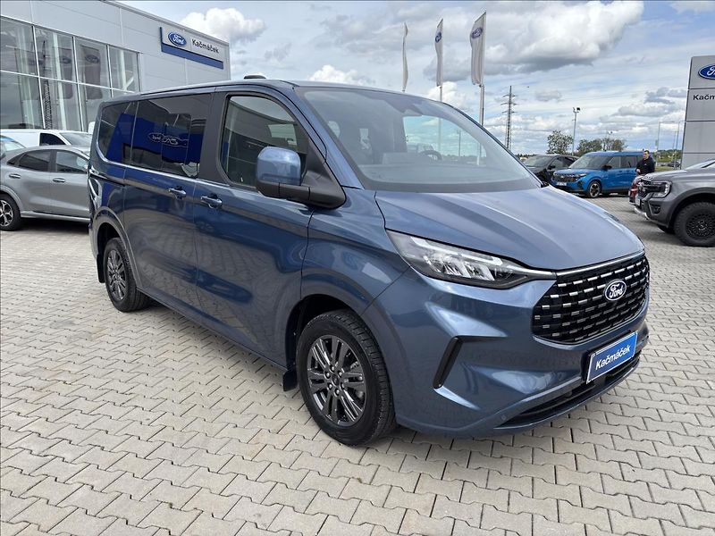 Ford Tourneo Custom 2,0 EcoBlue Titanium 125kW L1 - fotka 7 z 44