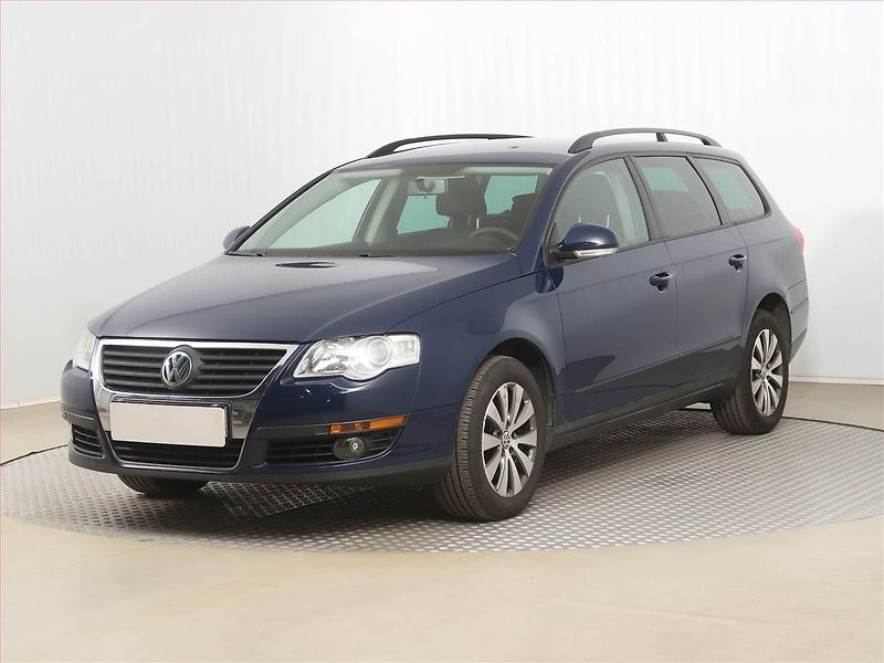 Volkswagen Passat (2007) 1.6 FSI, po STK, pěkný stav - fotka 2 z 13