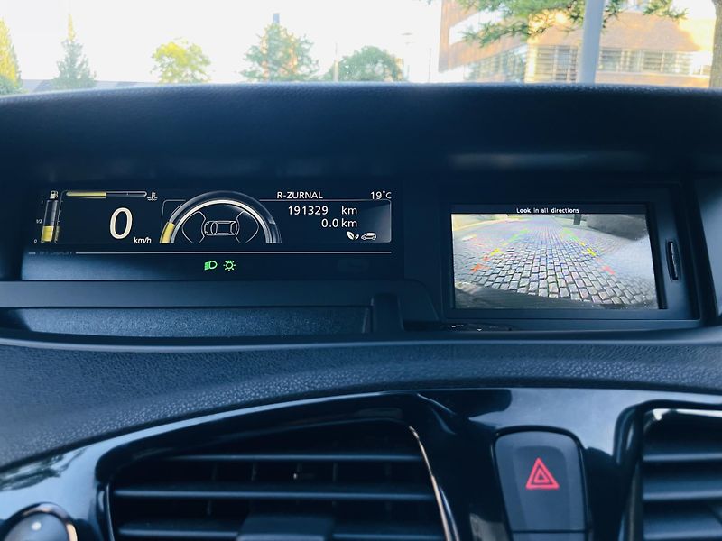 Renault Grand Scénic 1.6dCi MANUÁL KAMERA SERVISKA - fotka 44 z 47