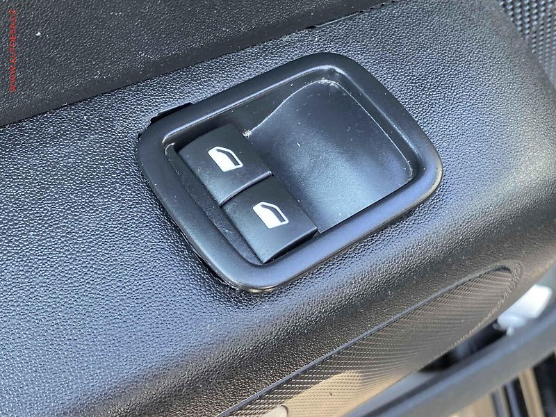 Citroën C3 (2018) 1.2PT, AC, tempo - fotka 11 z 15