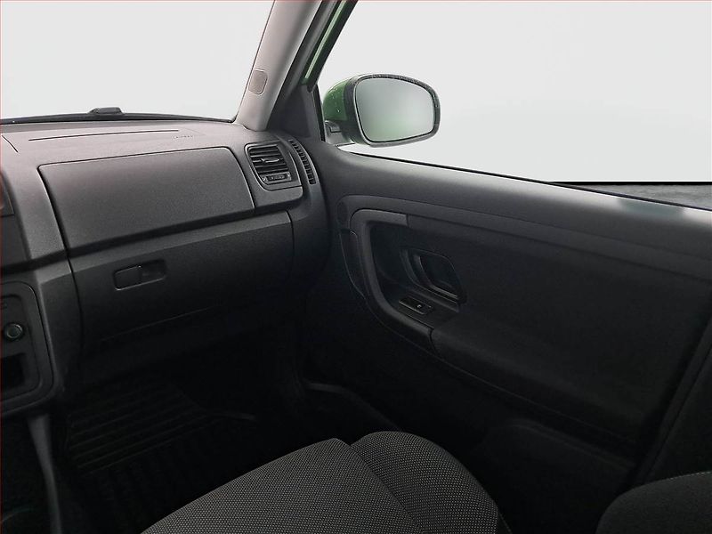 Škoda Fabia (2011) Sport 1.2 TSI - fotka 8 z 14