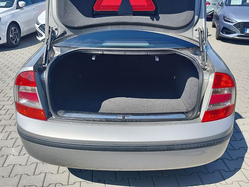 Škoda Superb 2.0 TDI/103kW Comfort - fotka 9 z 24