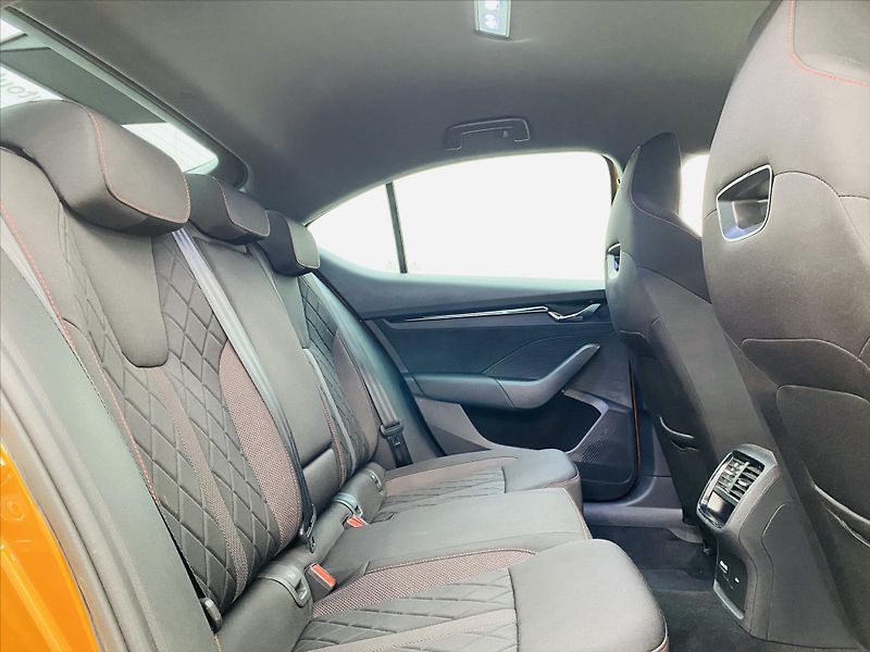Škoda Octavia 2,0 TDI 147kW DSG RS - fotka 6 z 29