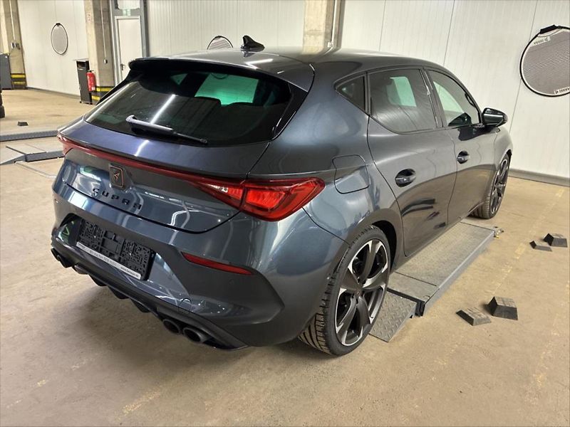 Cupra Leon 2,0 TSI 221 KW - fotka 4 z 11