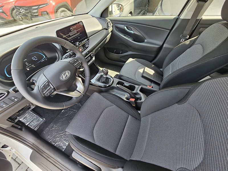 Hyundai i30 (2025) I30 WG FL 1,5I SMART   - fotka 10 z 15