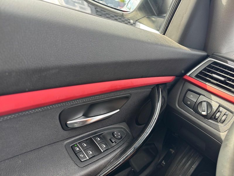 BMW Řada 3 (2020) GT xDRIVE 320i 135kW 4x4 CZ - fotka 11 z 11