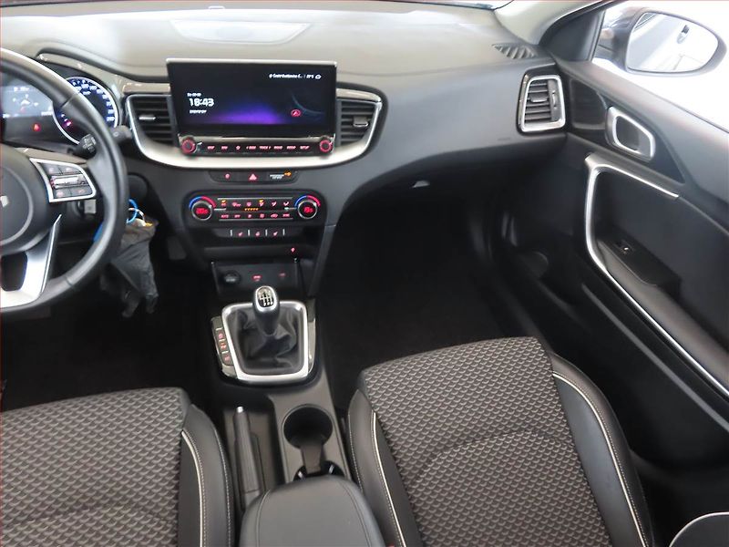 Kia XCeed (2024) Exclusive 1.5 T-GDI - fotka 8 z 14