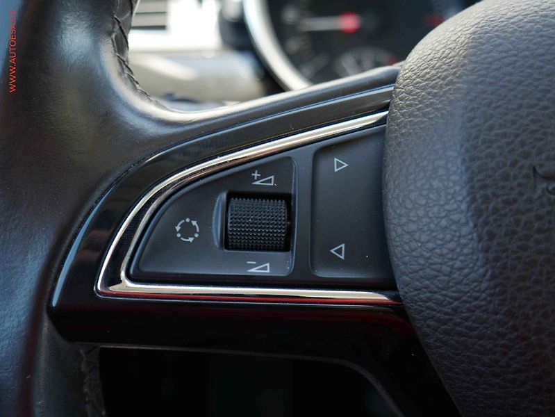 Škoda Superb (2015) 2.0TDi, Navi, bixen - fotka 15 z 26