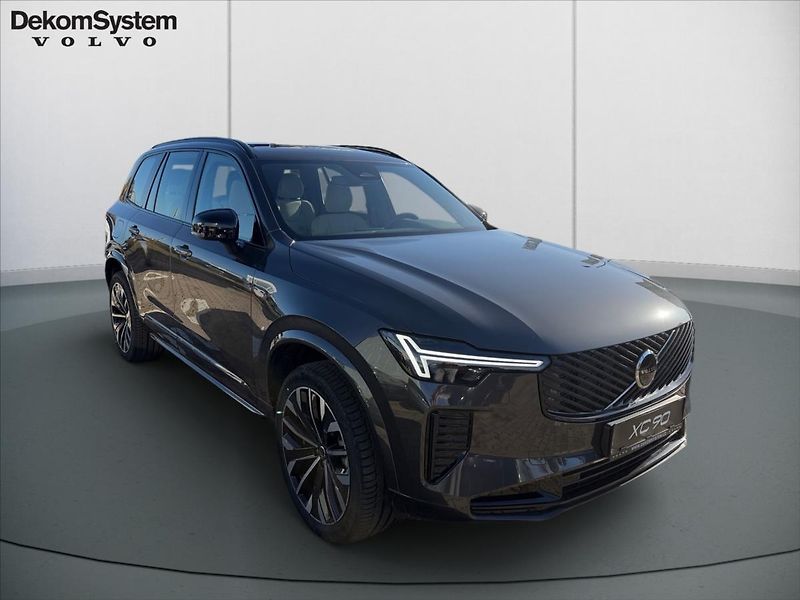 Volvo XC90 (2026) 2,0 B5 AWD Plus Dark 6135 - fotka 2 z 14