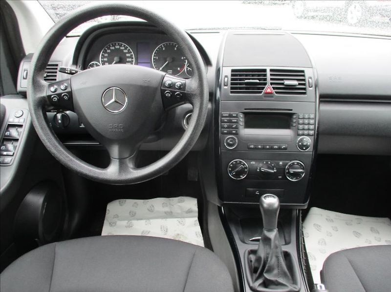 Mercedes-Benz Třídy A 2,0 160 CDI, klima, servis, - fotka 16 z 45