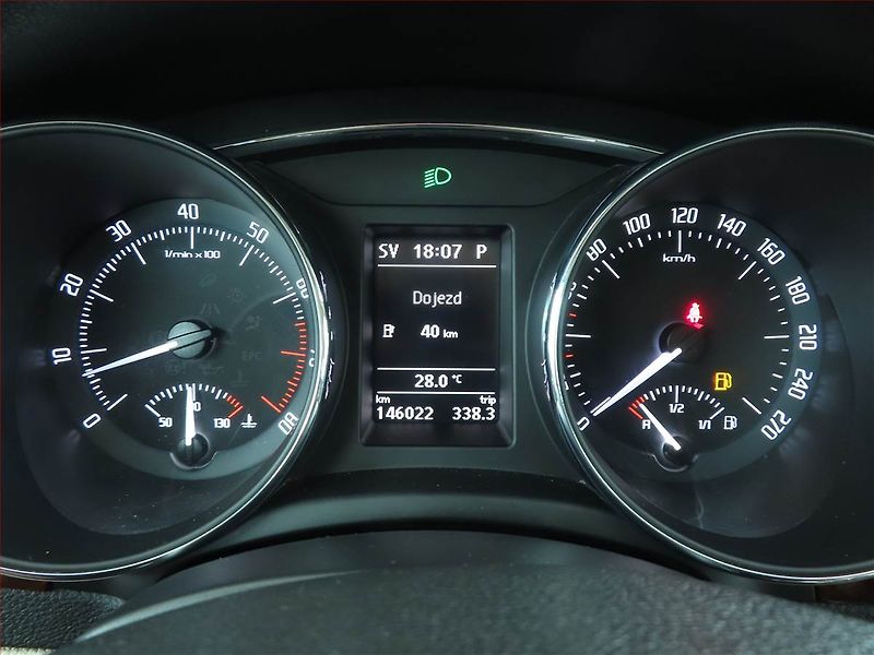 Škoda Superb (2011) Elegance 3.6 FSI V6, 4X4 - fotka 11 z 15