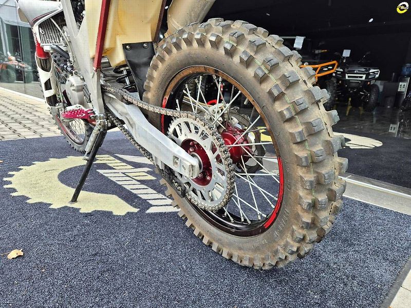 AJP PR5 250 Enduro (2014) 2014) – 1630 km, STK do 2028 - fotka 13 z 20