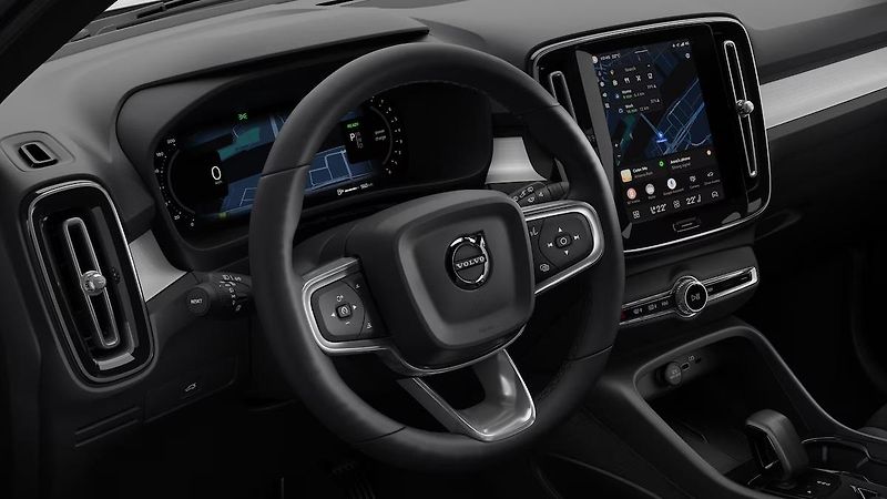 Volvo XC40 (2026) B3 AUT DARK PLUS - fotka 5 z 18