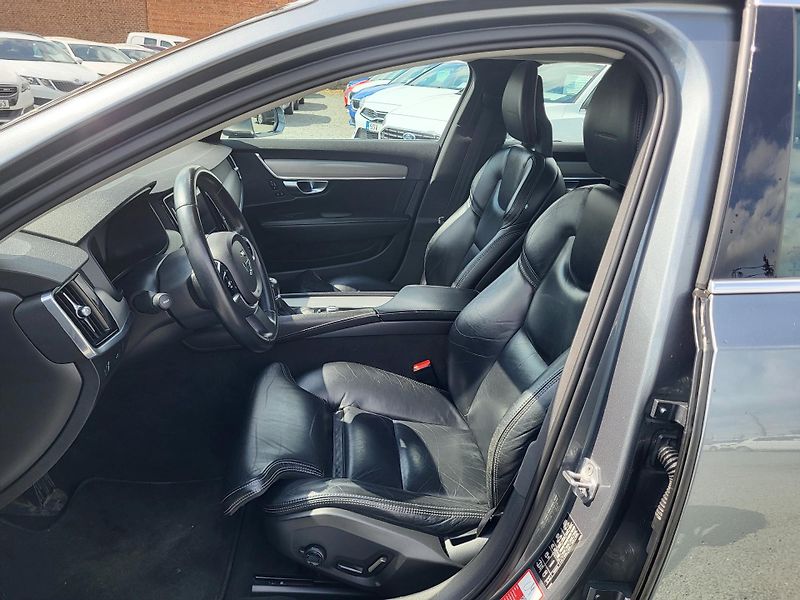 Volvo V90 D4 Drive-E INSCTRIPTION autom. - fotka 7 z 45