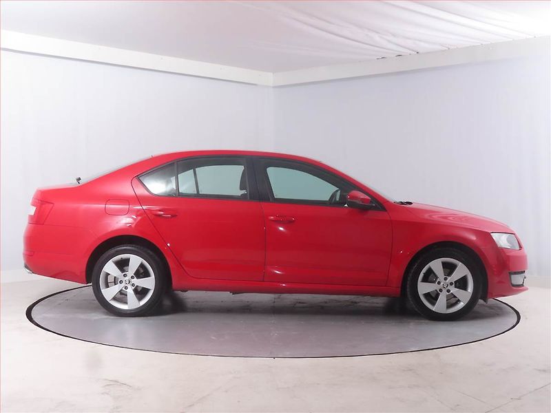 Škoda Octavia (2016) 1.6 TDI, Tempomat - fotka 6 z 18