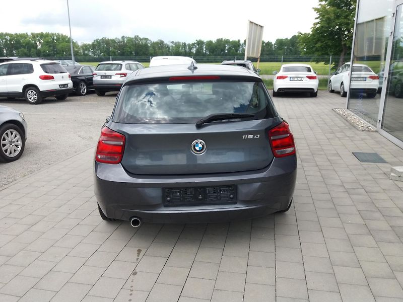 BMW Řada 1 118d,2.0D ,AUTOMAT , ZADÁNO !! - fotka 5 z 27