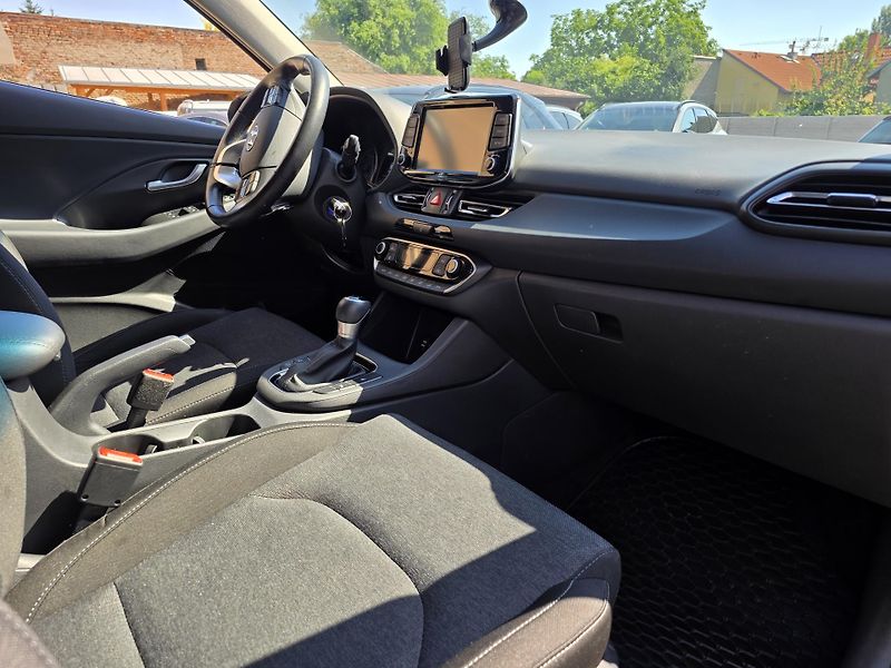 Hyundai i30 1.0-AUTOMAT-KAMERA-TEMPOMAT - fotka 9 z 14