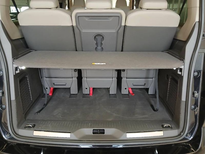 Volkswagen Multivan (2024) T7 2,0TDI IQ LONG STYLE PANO - fotka 17 z 23