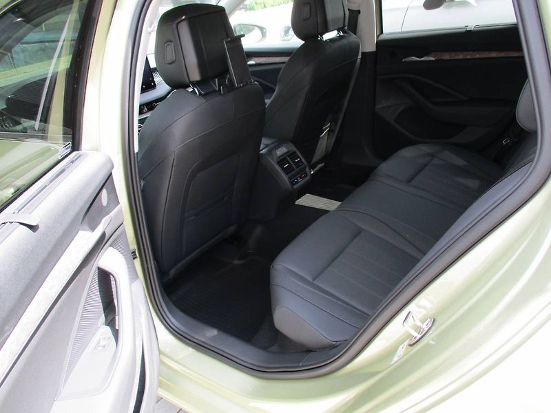 Škoda Superb Combi L&K 2,0TDI/110kW DSG7/P0 - fotka 11 z 15