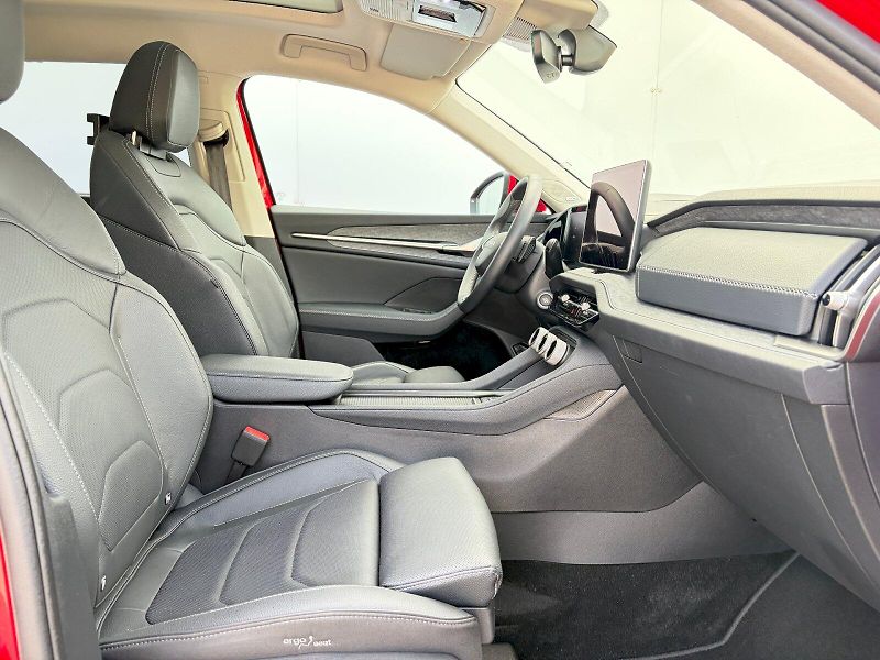 Škoda Kodiaq (2025) DSG 1.5 TSI / iV / 150kW / EXC - fotka 10 z 35