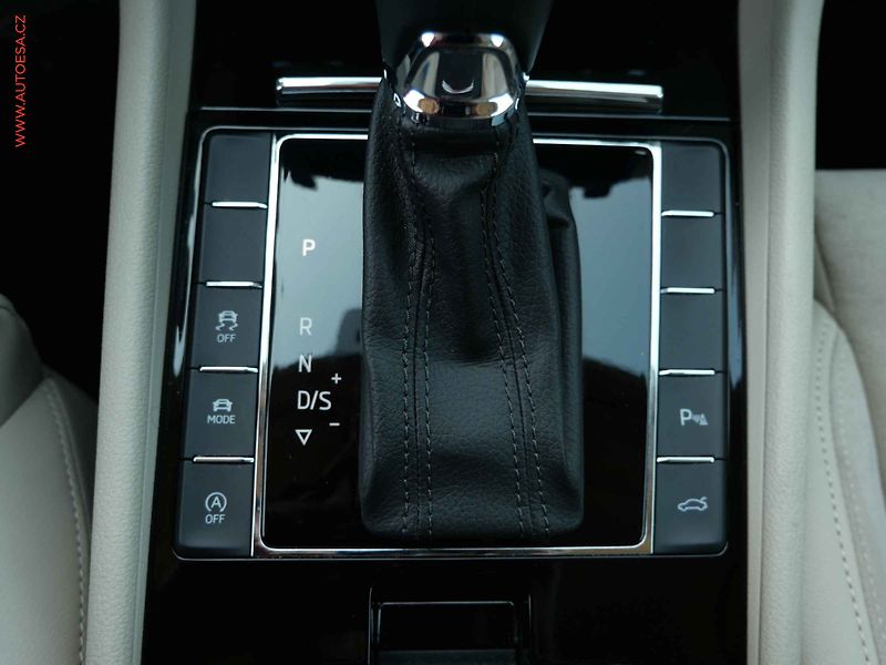 Škoda Superb (2018) 2.0 TDi 4x4, 2.maj,ČR, Style - fotka 16 z 31