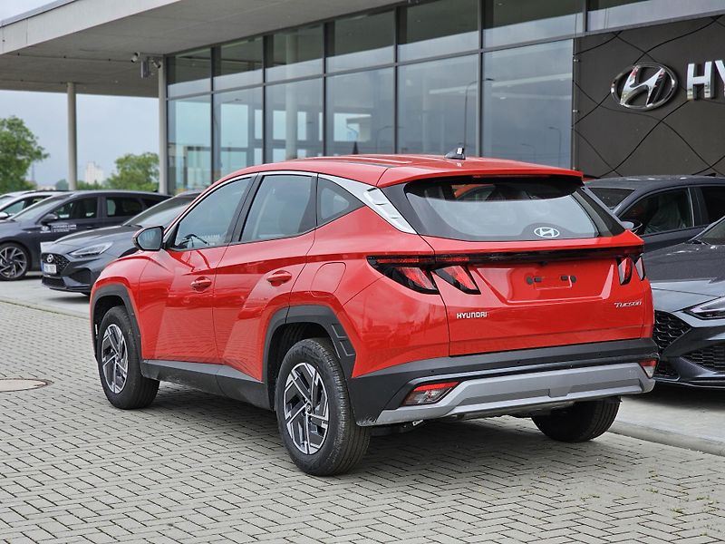 Hyundai Tucson (2026) 1,6 TGDI MT 2WD COMFORT  - fotka 4 z 13