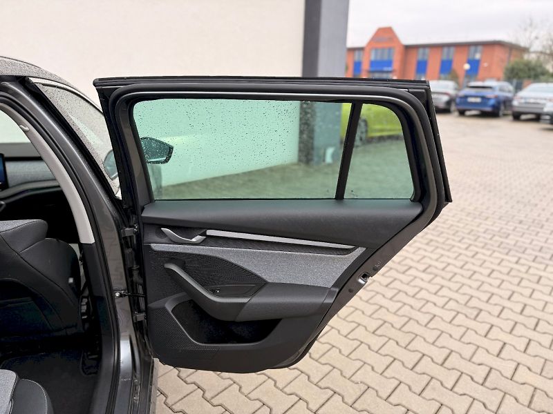 Škoda Octavia (2025) OCT.COMBI TOP SELECTION 1,5 TS - fotka 15 z 25