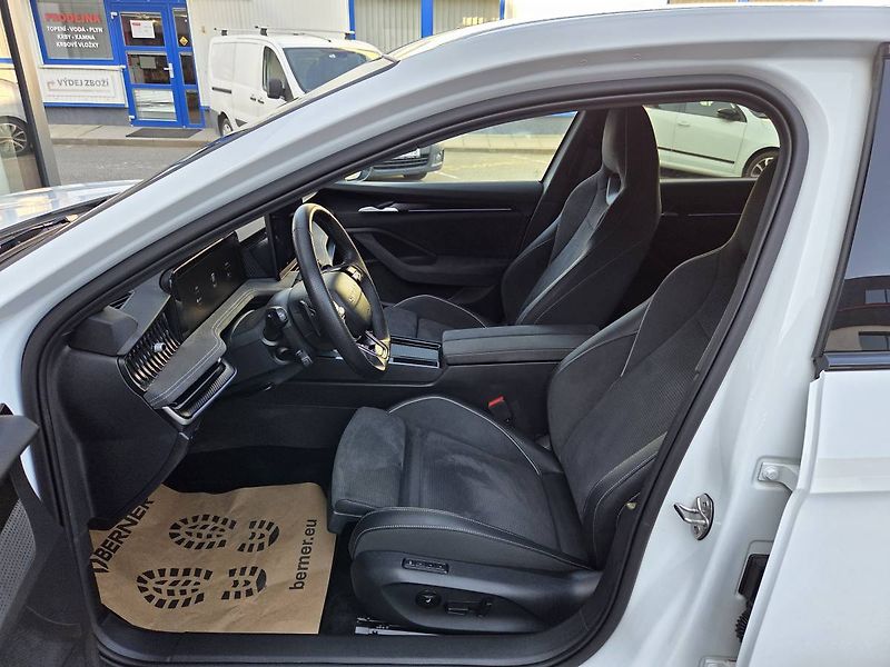 Škoda Superb (2026) 2.0 TDI Sportline - fotka 12 z 49