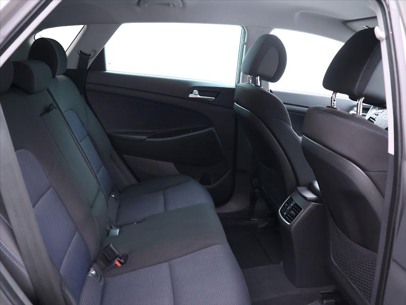 Hyundai Tucson 1,7 CRDI 85kW Czech Edition - fotka 12 z 31