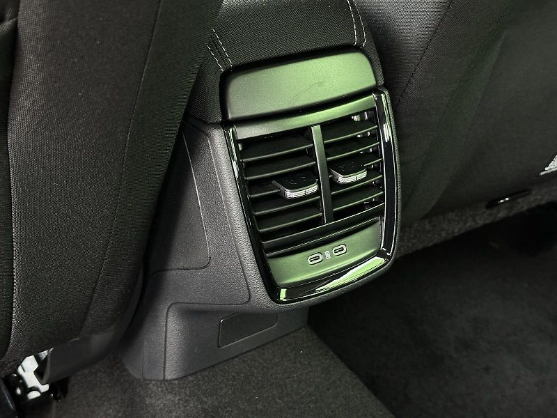 Škoda Kamiq 1.0TSi DSG 116PS KAMERA+PDC P/ - fotka 37 z 43