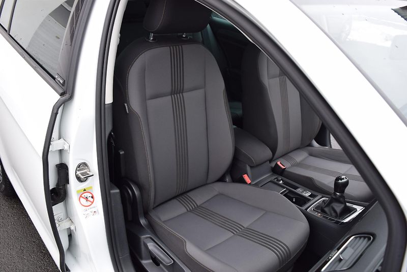 Volkswagen Golf Variant (2016) 1.4TSI 92kw CLBMT BMT PAN TAŽ - fotka 39 z 49