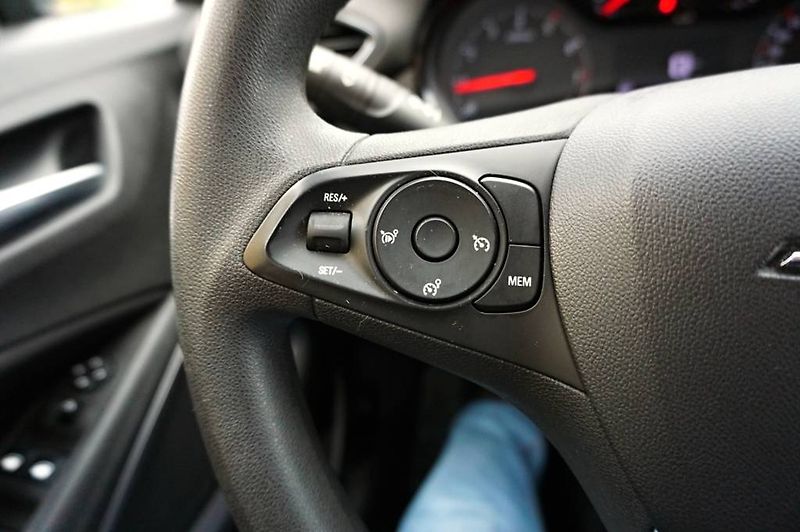 Opel Crossland X (2021) 1,2i 61 kW - fotka 32 z 43