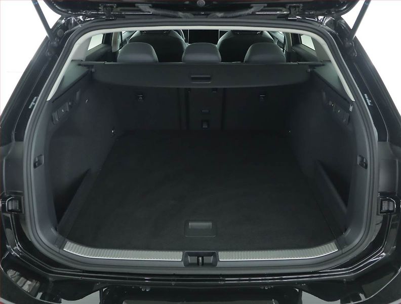 Volkswagen Passat (2024) Business 1.5 eTSI ACT - fotka 14 z 18